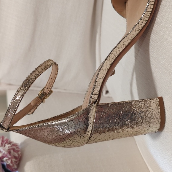 Schutz | gold Anna Lee craquele platina sandals - Picture 6 of 10